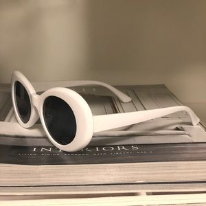 “Clout” glasses 💁🏼‍♀️